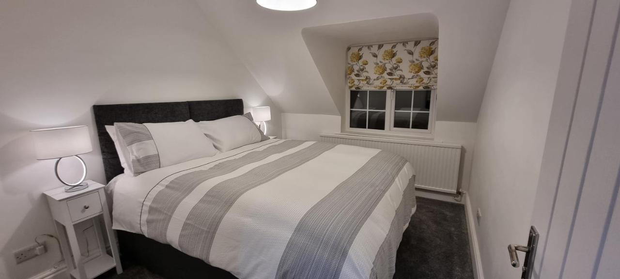 Modern And Spacious 2 Bedroom Apartment With Free Parking Llansantffraid Llansantffraid Glyn Ceiriog エクステリア 写真