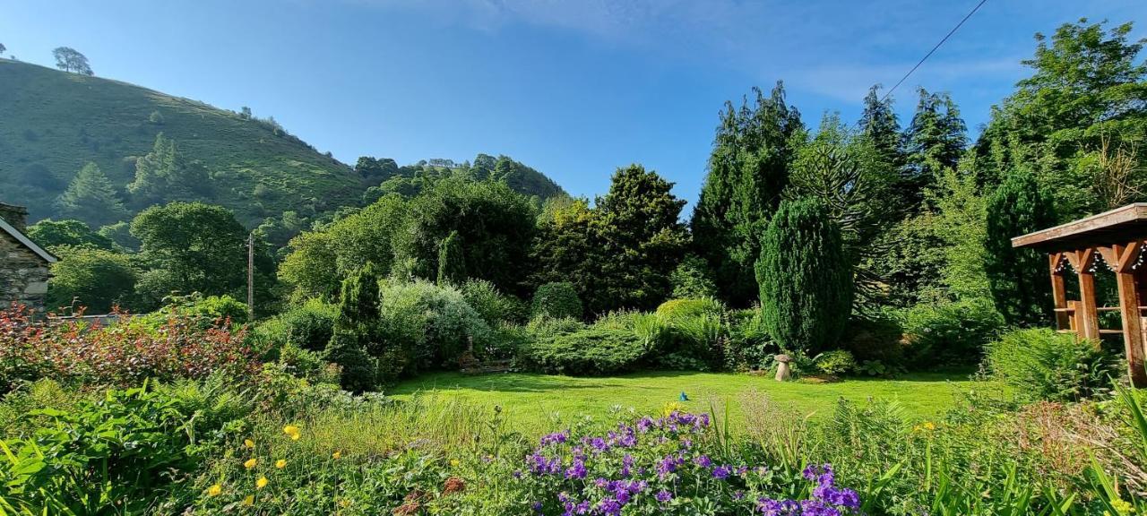 Modern And Spacious 2 Bedroom Apartment With Free Parking Llansantffraid Llansantffraid Glyn Ceiriog エクステリア 写真
